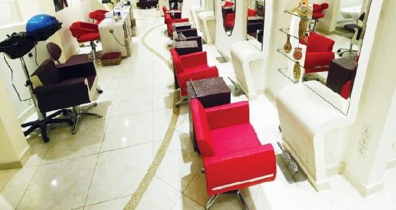 شروط فتح صالون تجميل نسائي