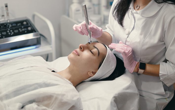 برنامج لادارة موظفين عيادة التجميل