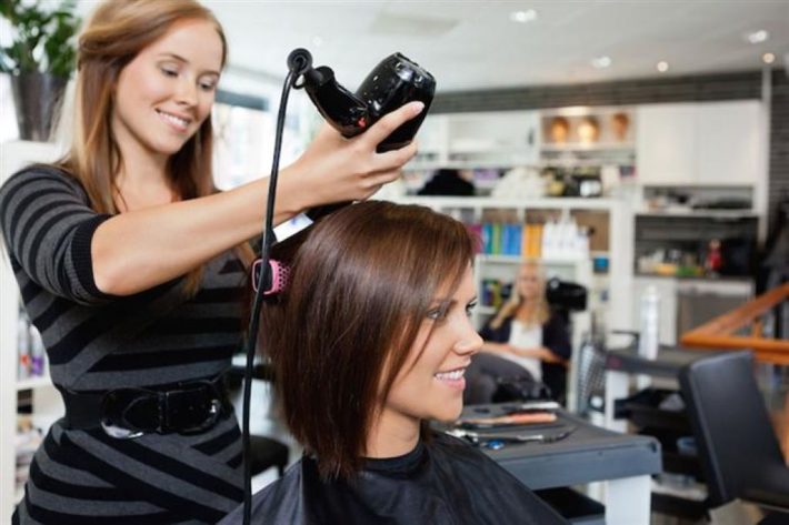 كورسات لتدريب موظفات الصالون